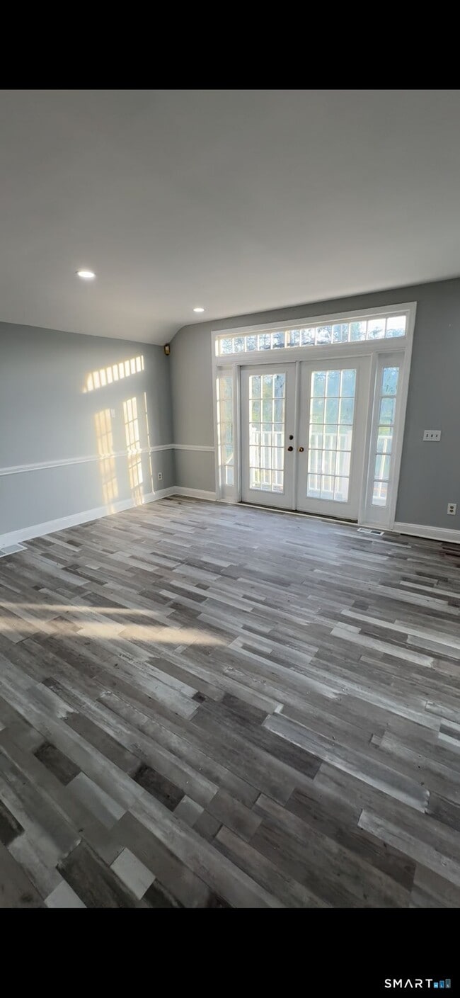 Photo - 95 New Canaan Ave Unit 1St Floor