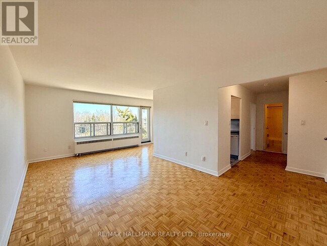 Photo - 28 Upper Canada Dr Unit 403