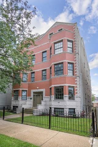 Building Photo - 1657 W Wrightwood Ave Unit 3W Rental
