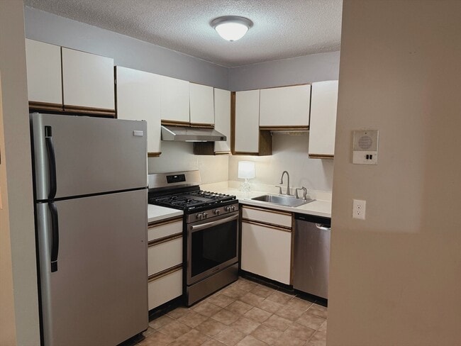 Photo - 685 Oak St Unit 5-10