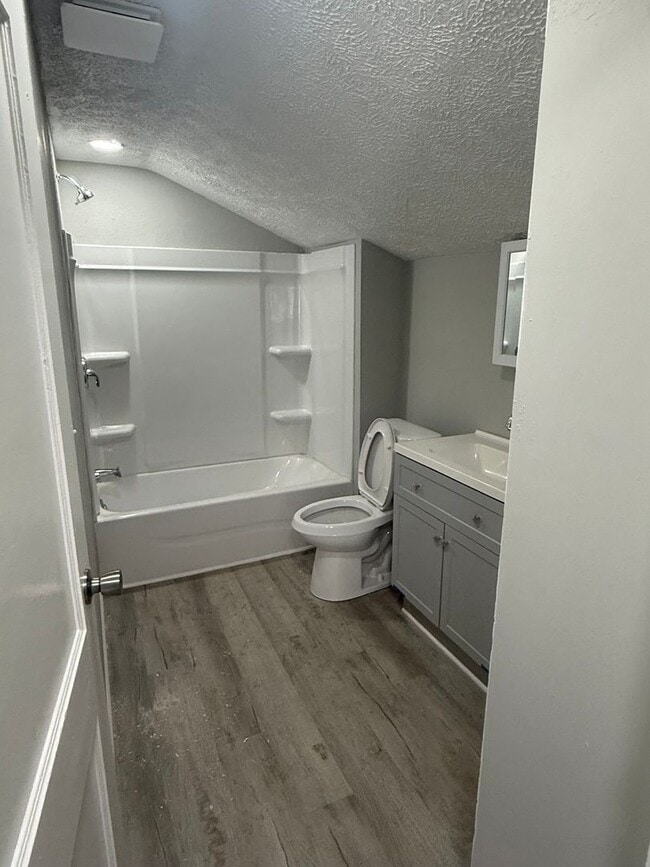 Photo - 115 E 30th St