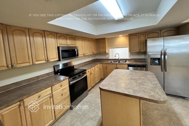 Photo - 832 SE Thornhill Dr