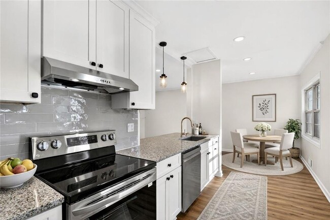 Photo - 2918 Highland Dr SE