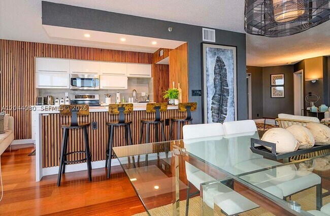 Photo - 3600 Mystic Pointe Dr Unit 718