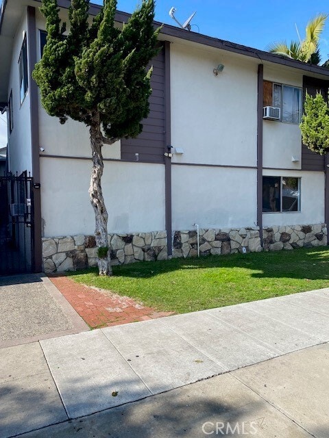 Building Photo - 787 Gardenia Ave Rental