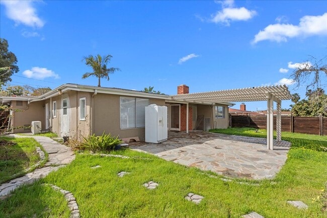 Photo - 6910 Eberhart St