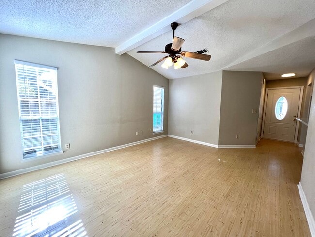 Photo - Charming home in Blue Pine Village!