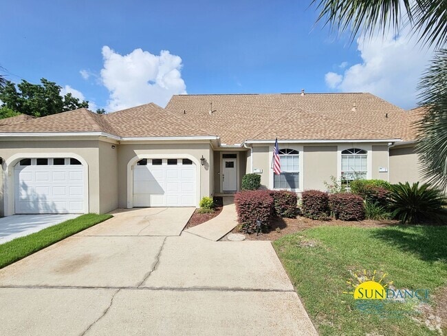 Building Photo - Gorgeous 3 Bedroom Townhouse in Miramar Beach