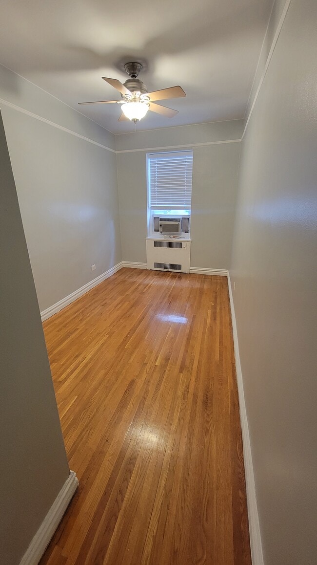 Bedroom - 61-41 Saunders St Unit B25