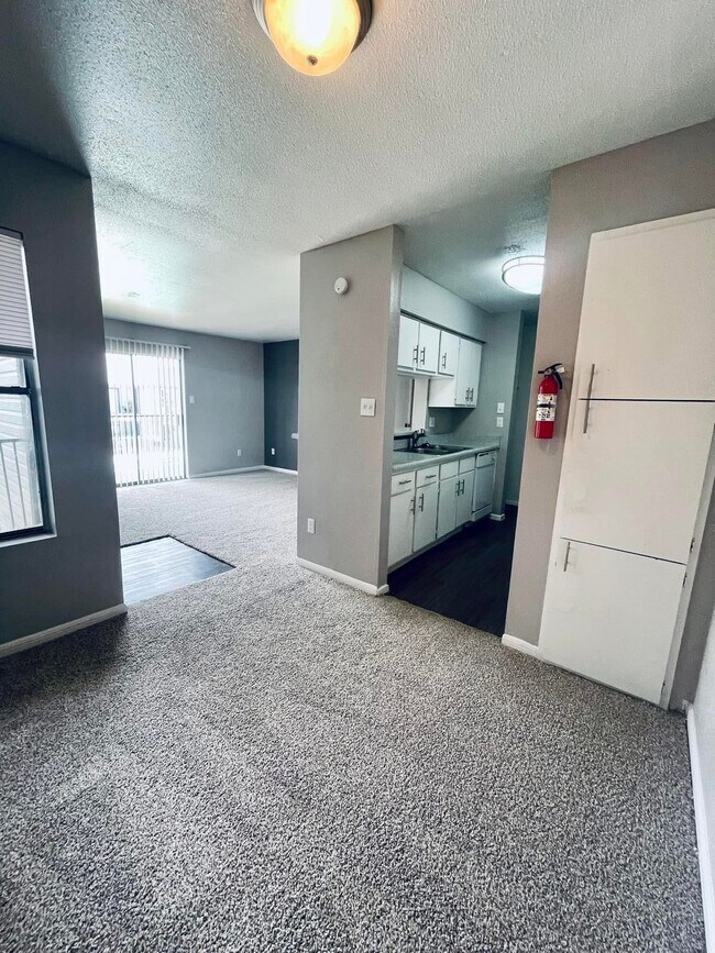 Photo - 420 Garland Dr Unidad 208