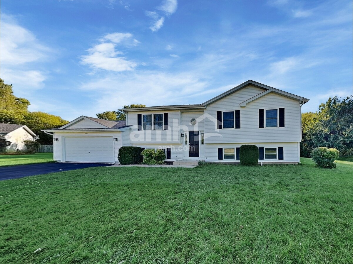 Photo - 5925 Bluegrass Trl