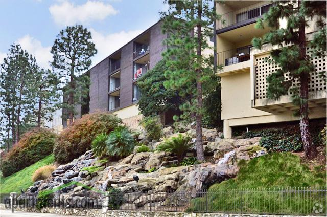 Building - Peninsula Apartments