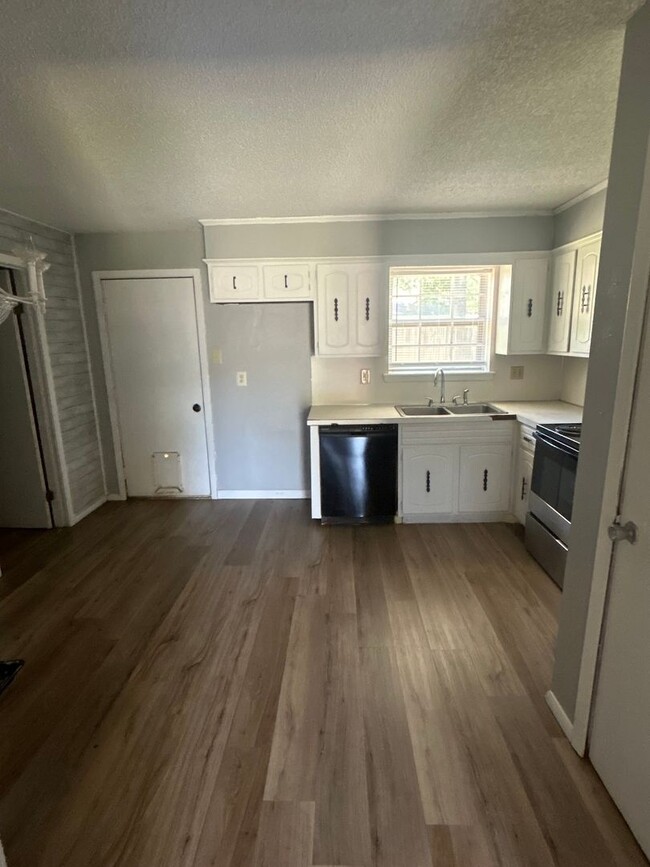 159 Randall Dr