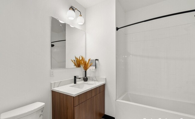 Photo - 600 Broadway Unidad 509