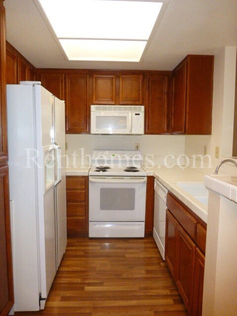 Photo - 2220 Camino De La Reina