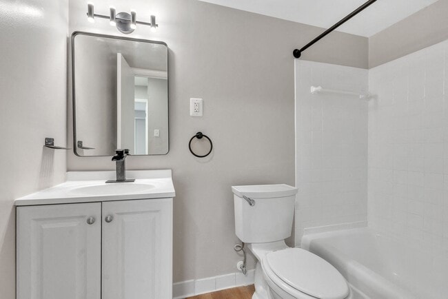 Photo - Capitol House