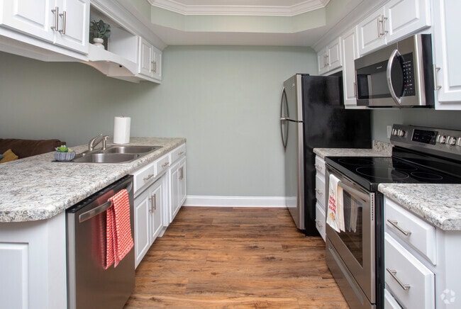 3BR,3BA-1,500SF - 805 Harmon Heights