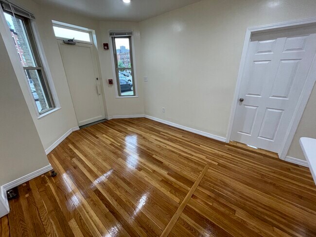 Photo - 875 Beacon St Unidad 1