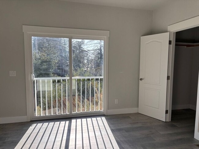 Photo - 297 Robles Dr