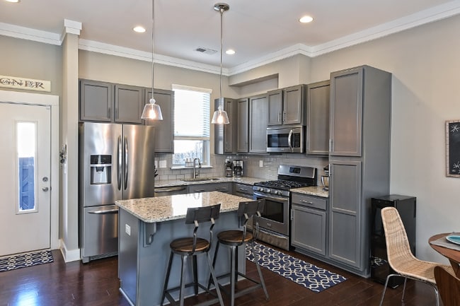 Photo - 3543 Spencer St