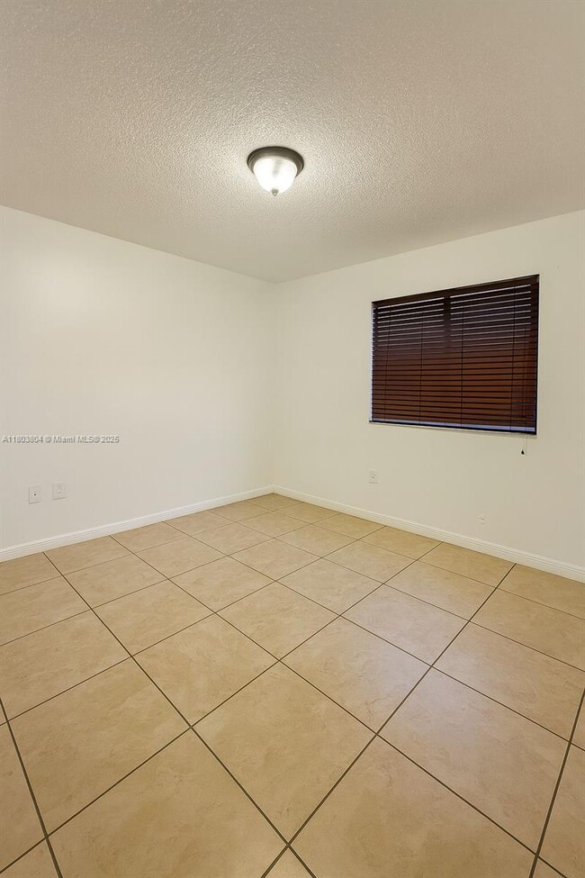 Photo - 8170 NW 10th St Unidad 2