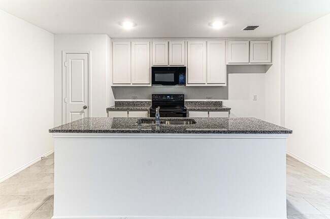 Photo - 404 Dewberry Dr