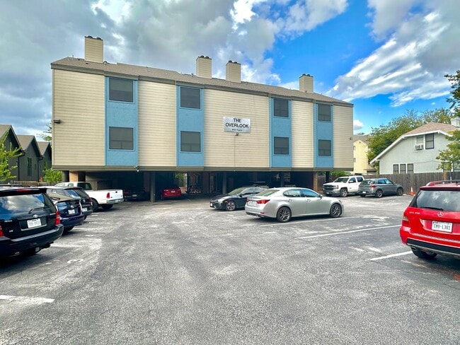 Photo - Lofted 2x1 in West Campus @ Poplar St. Unit 308
