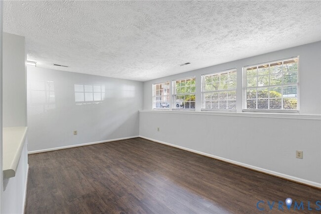 Photo - 7604 Roscommon Ct