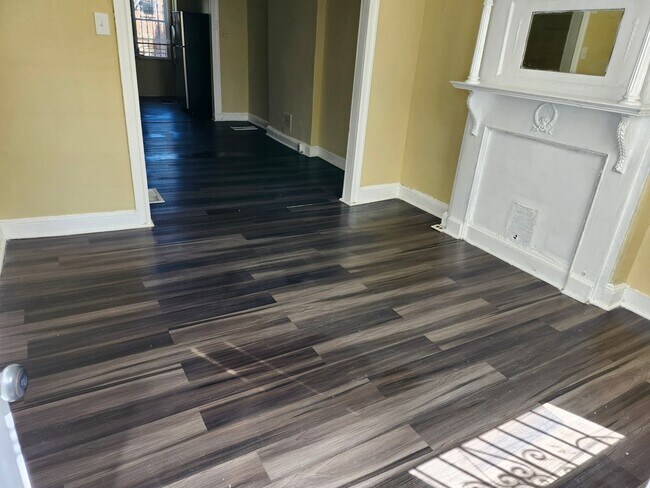 Photo - 2544 Boyd St