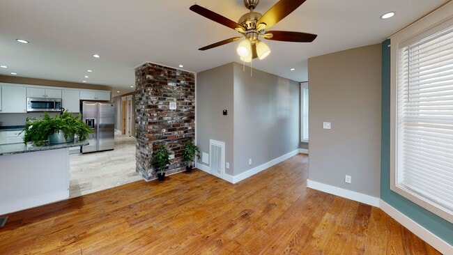 Photo - 6BR/4BA Cottage in Fort Sanders | Walk to ...
