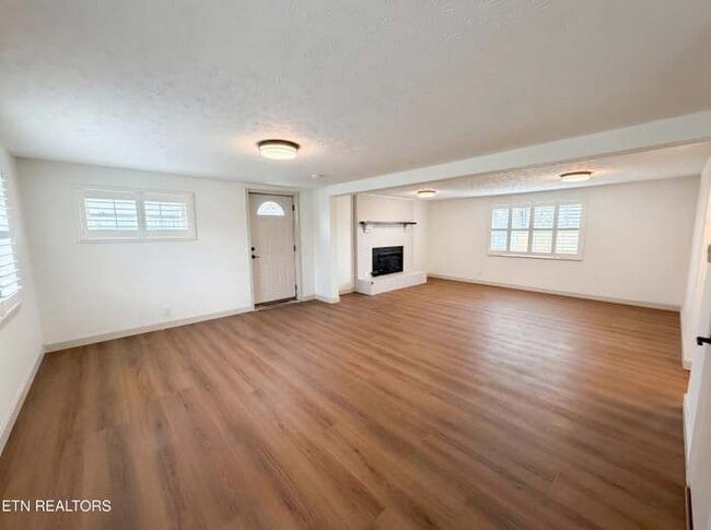 Photo - 8717 Kildare Dr NW