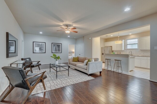 Photo - * MOVE IN SUMMER 5/8/2026 * $5000/$1000 pe...