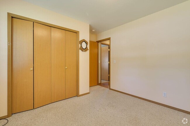 Building Photo - 3 Bedroom, 2 Bath Home in Desirable Post F...