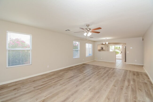 Photo - 15438 W Mercer Ln