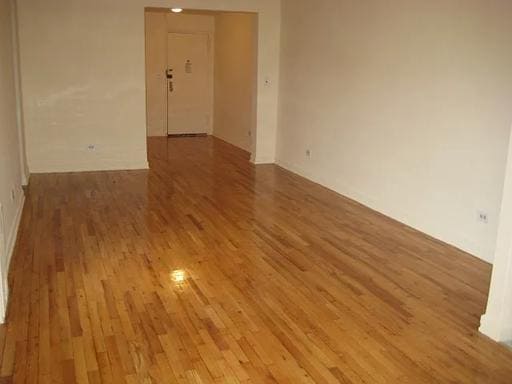 Photo - 35-20 Leverich St