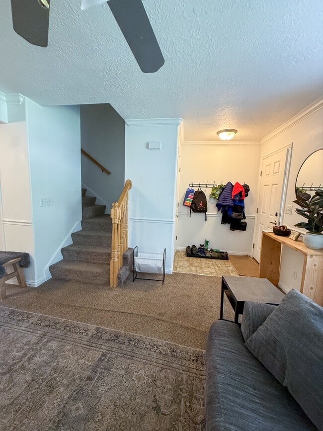 Photo - 884 Capital Ave