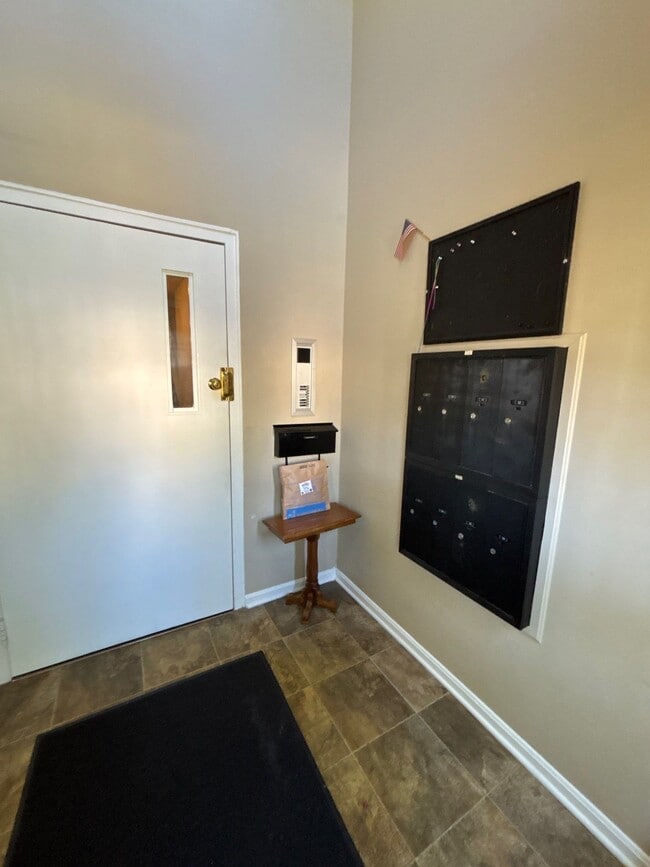 Photo - 816 Washburn Ave