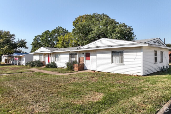 Alternate - Country Club Estates Apartments