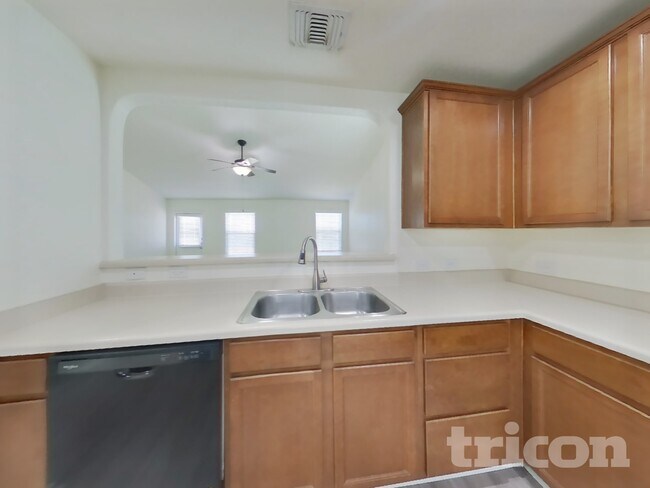 Photo - 2102 York Bend