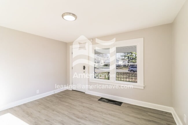 Photo - 1824 Winona Dr