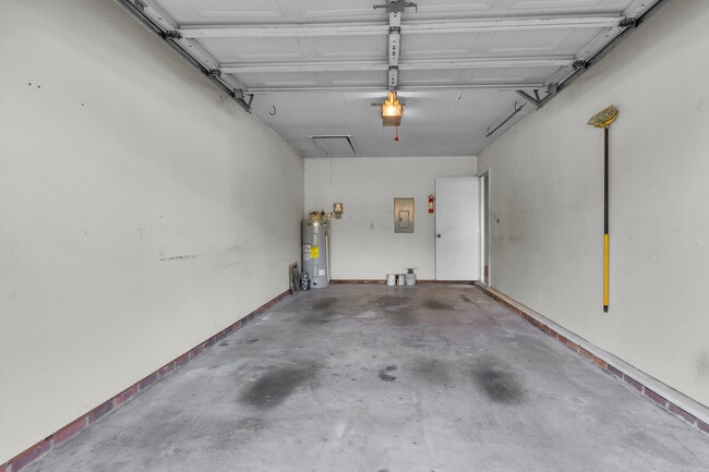 Photo - 1615 RaceTrack Rd