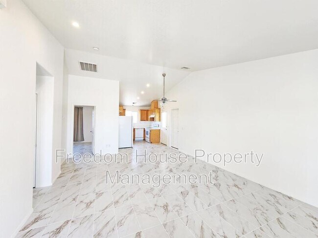 Photo - 600 San Lorenzo St Unidad #B