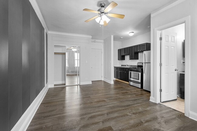 Building Photo - 5847 N Kenmore Ave Unit 1