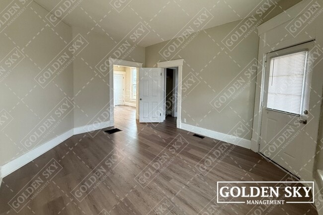 Photo - 1224 E Main St Unit 4