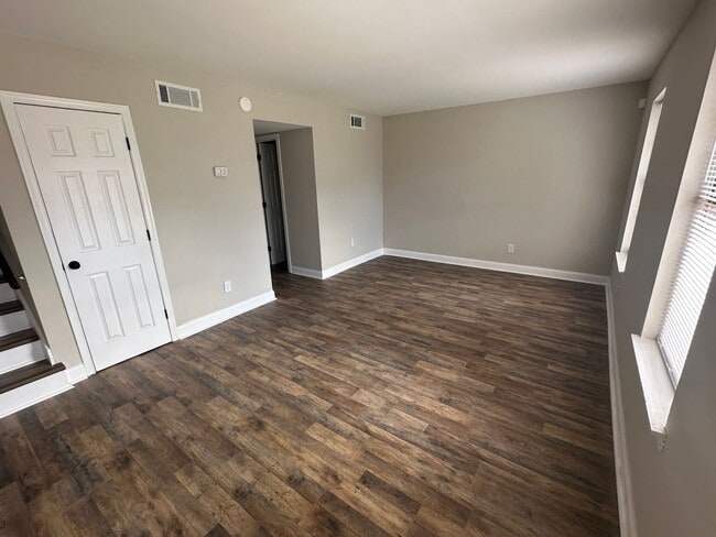 Building Photo - Location Location Location - West Ashley 2... Rental