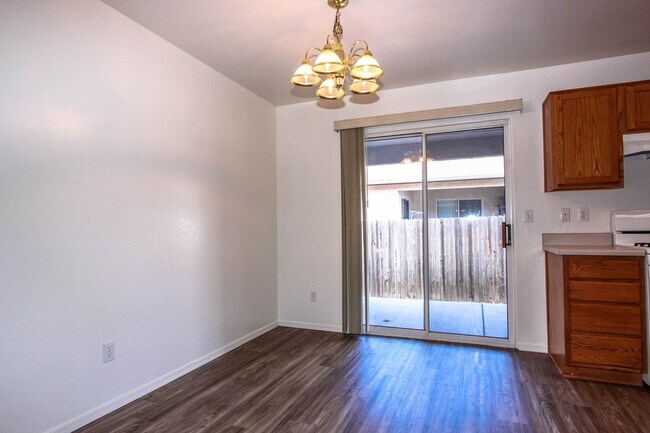 Photo - 6200 N Rockland Dr Unit Apt B