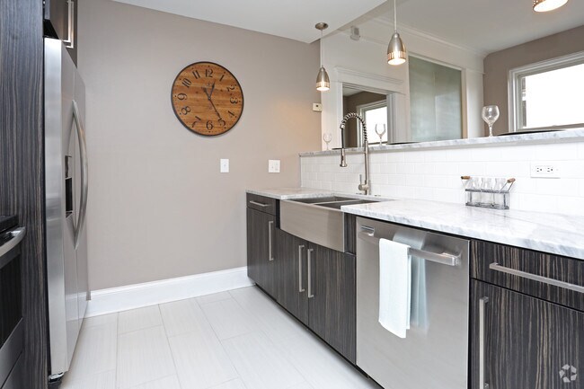 2BR, 2BA - Kitchen