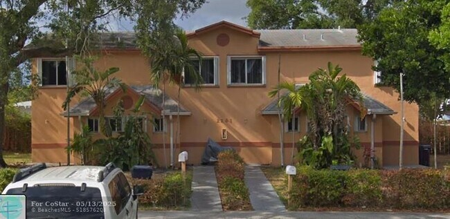 Photo - 2261 NE 171 St Townhome