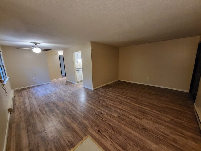 Photo - 6175 - 6185 Hocker Dr