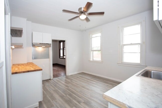 Photo - 124 Grote St